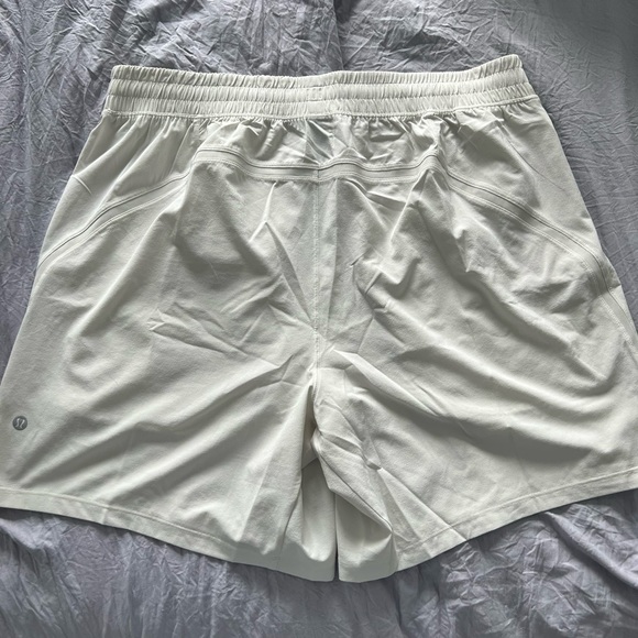 Lulu Lemon Pace-breaker 7” liner less - Picture 3 of 3